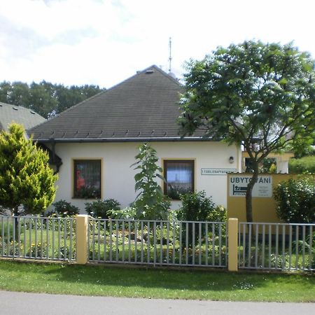 Privat Buk 100 Lejlighed Jindřichŭv Hradec Eksteriør billede